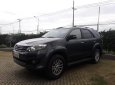 Toyota Fortuner V 2.7AT 2013 - Bán Toyota Fortuner V 2.7AT màu xám, máy xăng 1 cầu sản xuất 2013 xe đẹp