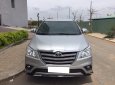 Toyota Innova G MT 2015 - Bán gấp Toyota Innova 2015, số sàn, màu bạc mẫu mới