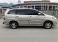 Toyota Innova E 2014 - Cần bán Toyota Innova E sản xuất năm 2014, màu vàng