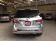 Toyota Fortuner 2.7V 4x2 2016 - Bán ô tô Toyota Fortuner 2.7V 4x2 năm 2016, màu bạc, giá 900tr