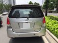 Toyota Innova 2.0MT 2010 - Cần bán xe Toyota Innova 2010, số sàn màu bạc, J lên G đẹp long lanh