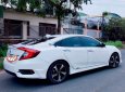 Honda Civic 1.5L Vtec Turbo 2017 - Cần bán lại xe Honda Civic 1.5L Vtec Turbo đời 2017, màu trắng 