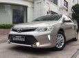 Toyota Camry  2.0E 2016 - Bán Toyota Camry 2.0E sản xuất 2016, màu vàng giá cạnh tranh