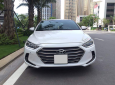 Hyundai Elantra 2018 - Cần bán Hyundai Elantra đời 2018 màu kem (be), giá chỉ 554 triệu