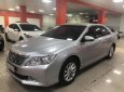 Toyota Camry 2.0E 2013 - Bán ô tô Toyota Camry 2.0E 2013, màu bạc