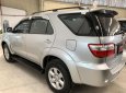 Toyota Fortuner V 4x4 2011 - Bán Toyota Fortuner V 4x4 sản xuất năm 2011, màu bạc, giá hấp dẫn