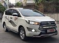 Toyota Innova  2.0E   2017 - Bán Toyota Innova 2.0E đời 2017, màu trắng số sàn