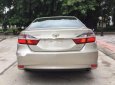 Toyota Camry  2.0E 2016 - Bán Toyota Camry 2.0E sản xuất 2016, màu vàng giá cạnh tranh