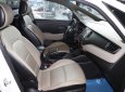 Kia Rondo 2.0AT 2016 - Cần bán Kia Rondo 2.0AT sản xuất 2016, màu trắng