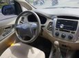 Toyota Innova   2016 - Cần bán lại xe Toyota Innova sản xuất 2016, màu vàng, 630tr