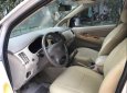 Toyota Innova  G   2011 - Bán xe Toyota Innova G năm 2011, màu bạc