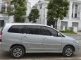 Toyota Innova 2.0E 2016 - Bán xe Toyota Innova 2.0E đời 2016, màu bạc chính chủ, giá tốt