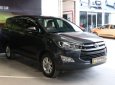 Toyota Innova E 2.0MT 2017 - Bán ô tô Toyota Innova E 2.0MT đời 2017, màu xám, giá tốt