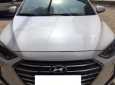 Hyundai Elantra AT 2017 - Bán Hyundai Elantra AT model 2017, màu trắng