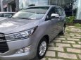 Toyota Innova 2017 - Bán Toyota Innova sản xuất năm 2017, màu xám xe gia đình 