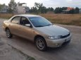 Mazda 323  MT 2001 - Bán Mazda 323 MT đời 2001, gia đinh đang sử dụng