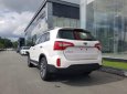Kia Sorento 2018 - Bán Kia Sorento năm sản xuất 2018, màu trắng, giá chỉ 799 triệu
