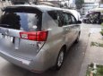 Toyota Innova E 2017 - Cần bán Toyota Innova E năm 2017, màu xám