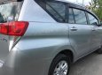 Toyota Innova 2.0E 2017 - Bán xe Toyota Innova 2.0E đời 2017, màu bạc