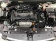 Chevrolet Cruze LT 1.6L 2017 - Bán xe Chevrolet Cruze LT 1.6L đời 2017, màu trắng mới chạy 16000km 