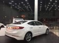 Hyundai Elantra  1.6L MT 2018 - Bán ô tô Hyundai Elantra 1.6L MT đời 2018, màu trắng, mới 100%