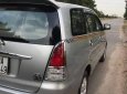 Toyota Innova 2009 - Bán xe Toyota Innova năm sản xuất 2009, màu bạc xe gia đình