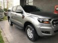 Ford Ranger XLS 2.2 2017 - Cần bán gấp Ford Ranger XLS 2.2 2017, màu bạc, xe nhập còn mới