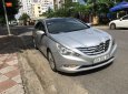 Hyundai Sonata 2.0AT 2011 - Cần bán lại xe Hyundai Sonata 2.0AT sản xuất năm 2011, màu bạc, nhập khẩu nguyên chiếc