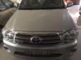 Toyota Fortuner 2010 - Cần bán Toyota Fortuner năm 2010, màu bạc xe gia đình 