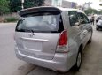 Toyota Innova MT 2011 - Cần bán Toyota Innova MT 2011, màu bạc 