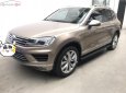 Volkswagen Touareg 3.6 AT 2016 - Bán Volkswagen Touareg 3.6 AT 2016, màu vàng, xe nhập như mới