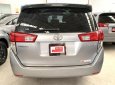 Toyota Innova E 2018 - Bán ô tô Toyota Innova E đời 2018, màu bạc, giá tốt