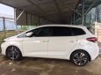 Kia Rondo 2017 - Cần bán xe Kia Rondo năm sản xuất 2017, màu trắng, giá tốt