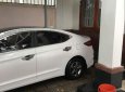 Hyundai Elantra  MT 2017 - Bán xe Hyundai Elantra MT 2017, màu trắng xe gia đình