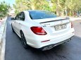 Mercedes-Benz E class E300 AMG 2017 - Bán Mercedes Benz E300 AMG Model 2018 trắng