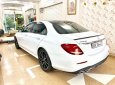 Mercedes-Benz E class E300 AMG 2017 - Bán Mercedes Benz E300 AMG Model 2018 trắng