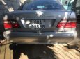 Mercedes-Benz E class  E240 2001 - Cần bán Mercedes E240 đời 2001, màu bạc