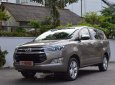 Toyota Innova   2.0V    2018 - Cần bán xe Toyota Innova 2.0V 2018, màu xám, 900tr