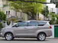 Toyota Innova   2.0V    2018 - Cần bán xe Toyota Innova 2.0V 2018, màu xám, 900tr