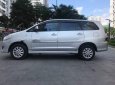 Toyota Innova V 2013 - Cần bán xe Toyota Innova V sản xuất năm 2013, màu bạc như mới