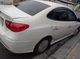 Hyundai Avante 1.6MT 2012 - Gia đình cần bán xe Hyundai Avante 1.6 số sàn 2012, màu trắng, biển tỉnh