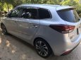 Kia Rondo GAT 2.0 2017 - Cần bán lại xe Kia Rondo GAT 2.0 năm 2017, màu bạc xe gia đình