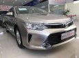 Toyota Camry 2.0 E 2016 - Bán Toyota Camry 2.0 E năm sản xuất 2016, màu vàng cát