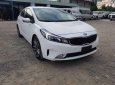 Kia Cerato 1.6AT 2016 - Bán Kia Cerato 1.6AT sản xuất năm 2016, màu trắng xe gia đình