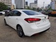 Kia Cerato 1.6AT 2016 - Bán Kia Cerato 1.6AT sản xuất năm 2016, màu trắng xe gia đình