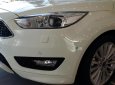 Ford Focus Titanium 2018 - Cần bán Ford Focus Titanium, đời 2018, sẵn màu xe, giao ngay ưu tiên KH trả thẳng. Có hỗ trợ vay trả góp