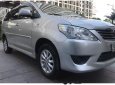 Toyota Innova    2015 - Bán lại chiếc xe Toyota Innova, số sàn, 7 chỗ, đk 2015, chính chủ sử dụng từ đầu