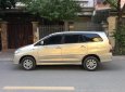 Toyota Innova E 2014 - Gia đình mình bán xe Toyota Innova 2.0E màu ghi vàng, sx cuối 2014, chính chủ gia đình từ đầu