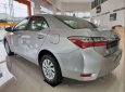 Toyota Corolla 2018 - Cần bán Toyota Corolla đời 2018, màu bạc, giá 672tr