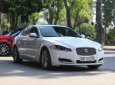 Jaguar XF 2.0 2014 - Bán Jaguar XF 2.0 model 2014 đăng ký 2016, màu trắng nội thất da bò